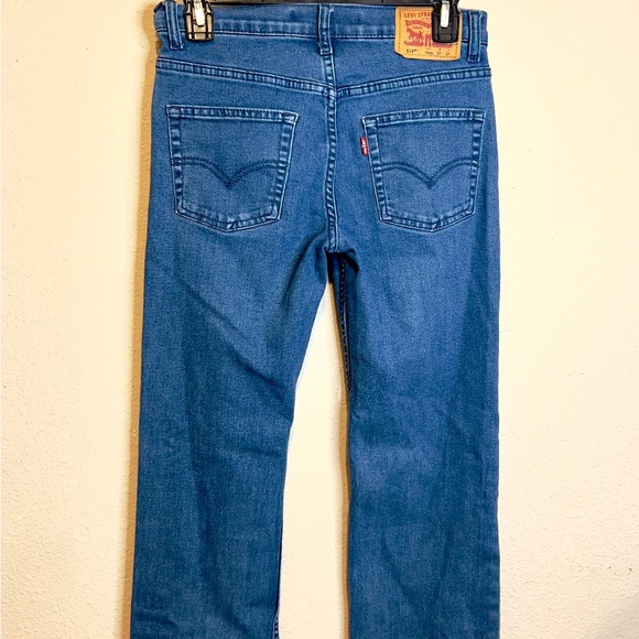 Levi's Denim - Levi's Classic Straight  514 Blue Jeans. See measurements for size